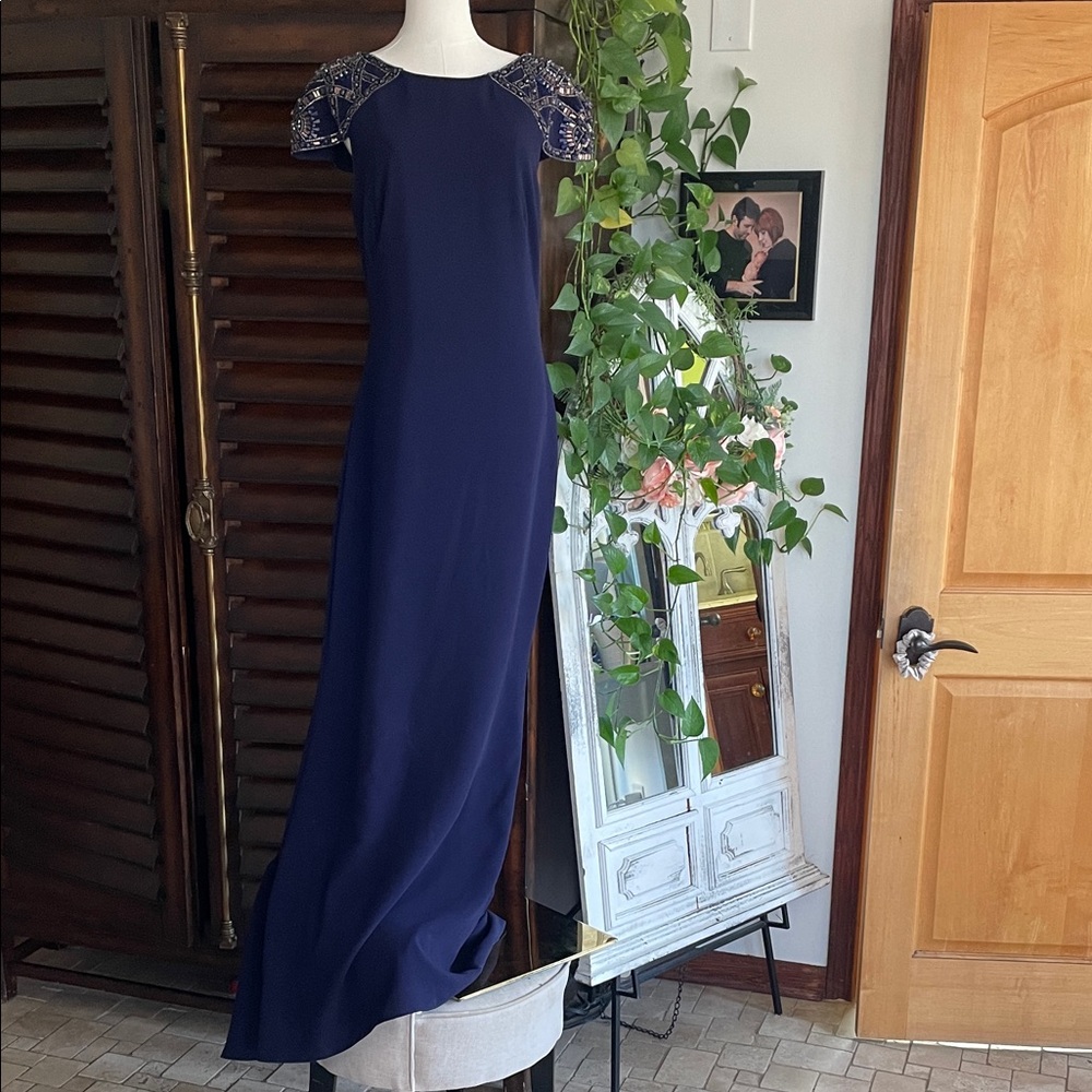 Badgely Mischka Long Navy Blue Evening Gown Size 10 Beaded Cap Sleeve Mini Train - Picture 3 of 11